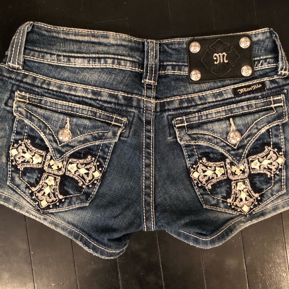Miss Me Denim Shorts 25